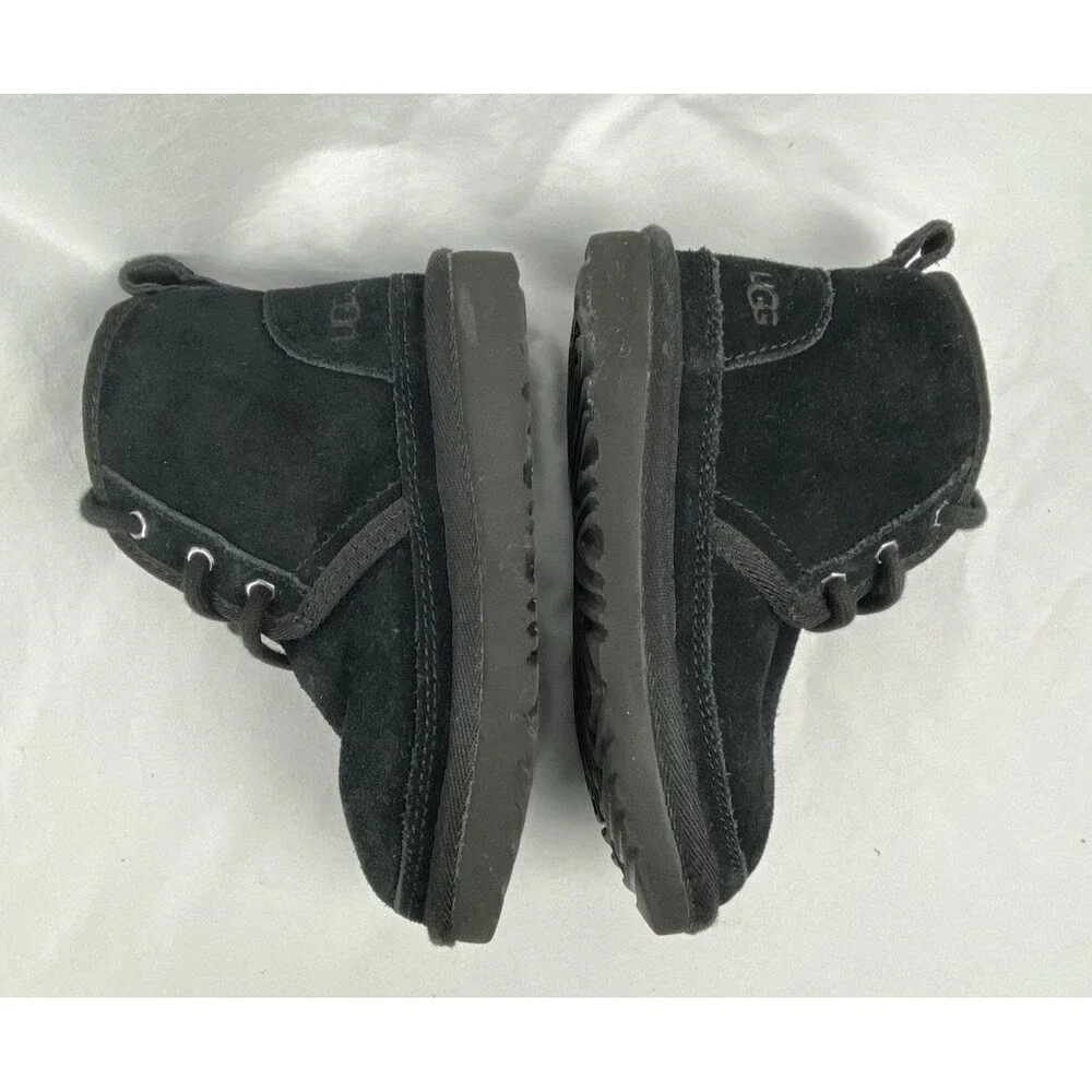 UGG Neumel II Chukka Boot Toddler Size 10 Black Suede Side Zip Water Repel‎ $105